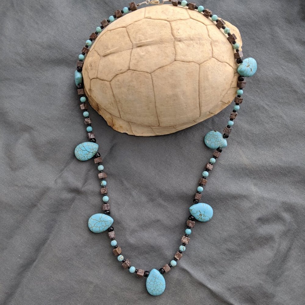 Howlite Teardrop Necklace